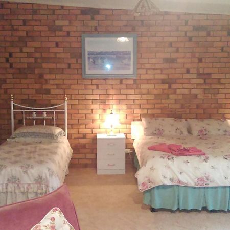 Pamelas Retreat Bridgetown Room photo